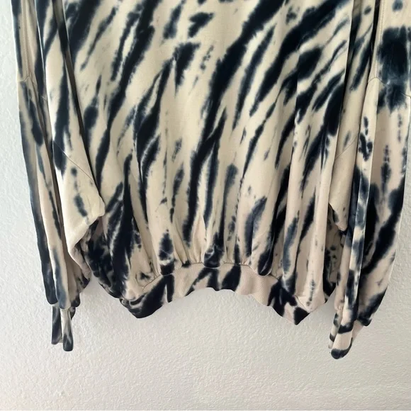 YOUNG FABULOUS & Broke JULIETTE TIE DYE OVERSIZED SWEATSHIRT SZ M BLUE SAFARI - Picture 7 of 11